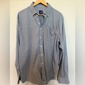 Johnnie-O PREP-FORMANCE men’s button down shirt.